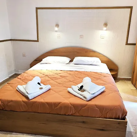 Aparthotel Eleni Sant George
