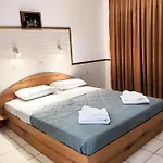 Apart Otel Eleni Sant George